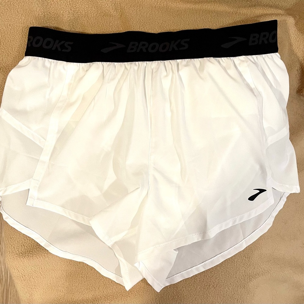 Brooks Chaser 3” Short, M, NWOT
